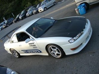whitecar1wm1.jpg