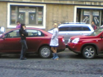 X-trail vs.Passat.jpg