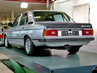 1980-bmw-m535i-e12-back-in-garage.jpg