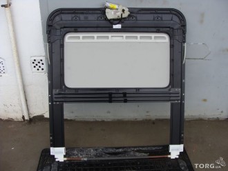 lyuk-v-krishu-na-VW-Multivan-T5-l460820.jpg