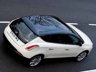 Lancia_Delta_2008_2.jpg