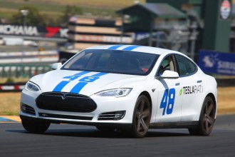 Tesla-Model-S-Racing.jpg